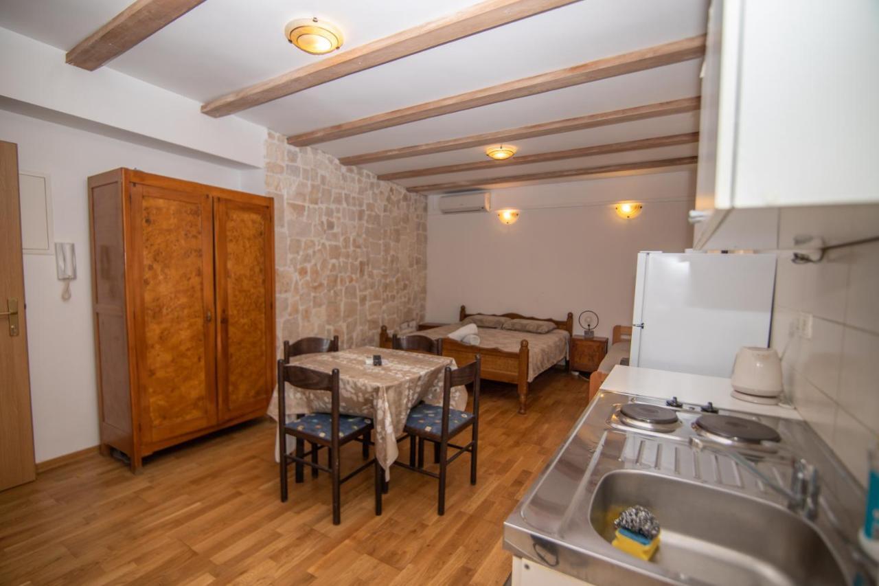 Apartments Loriana 시베니크 외부 사진