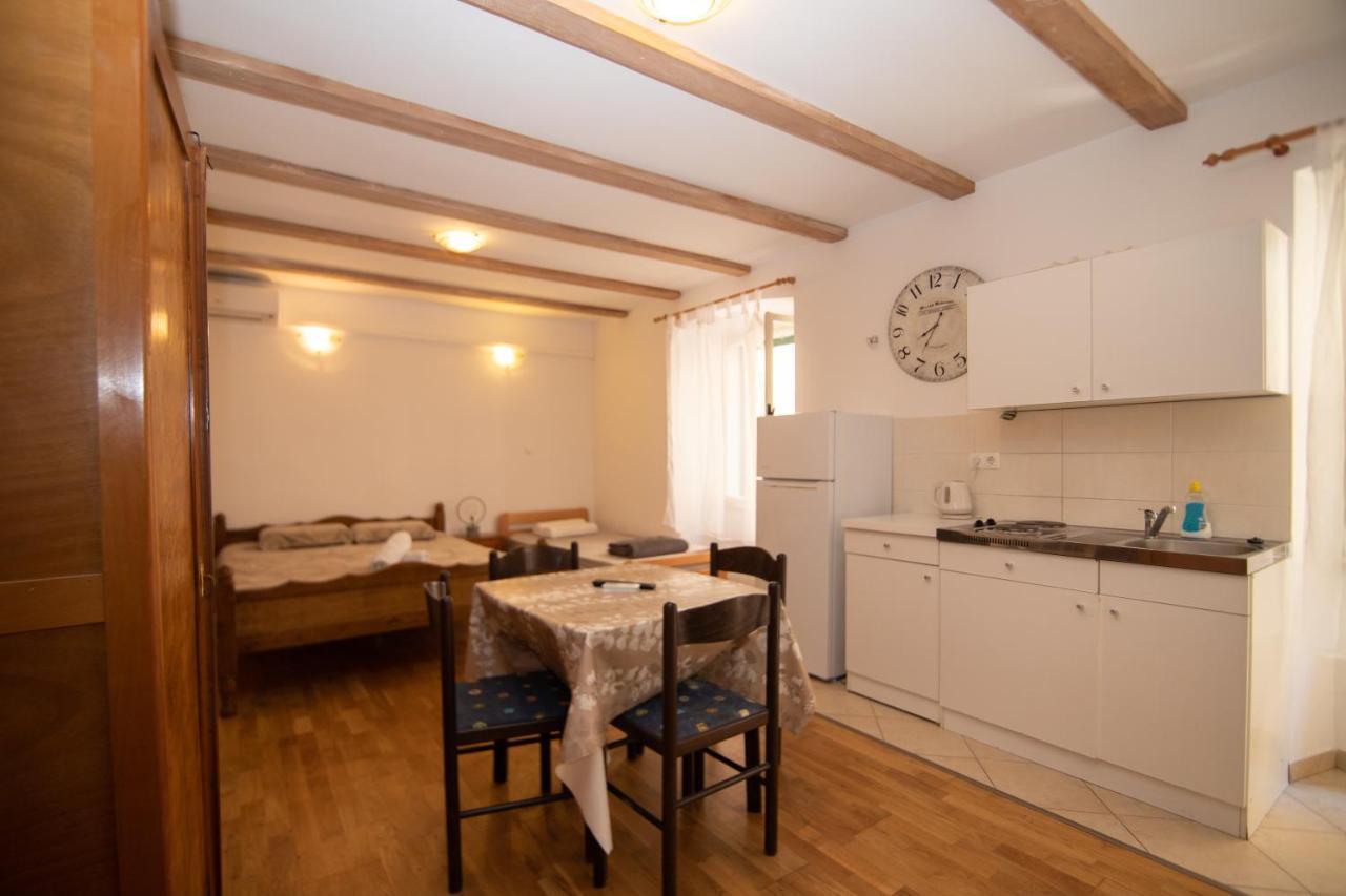 Apartments Loriana 시베니크 외부 사진