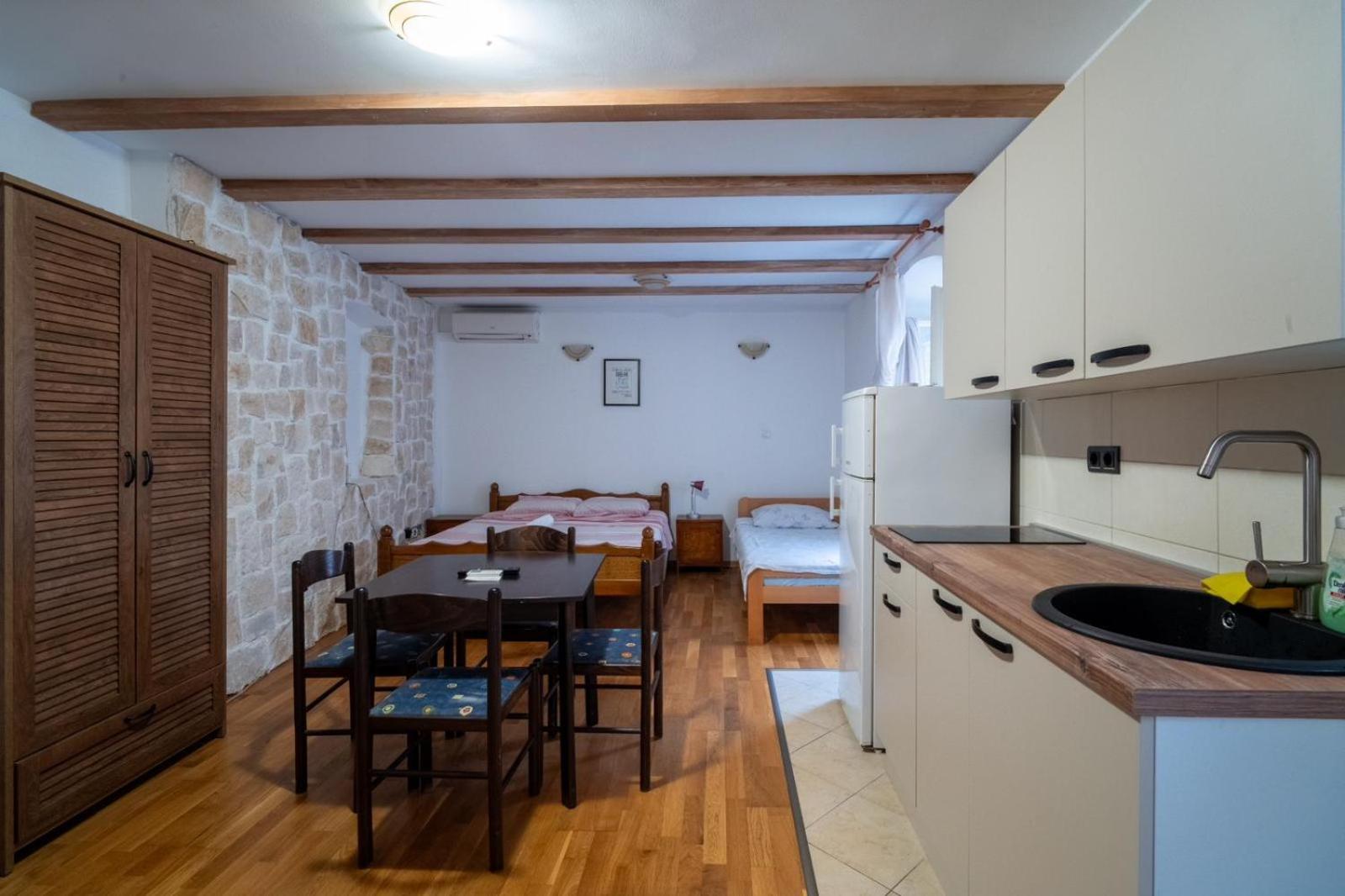 Apartments Loriana 시베니크 외부 사진