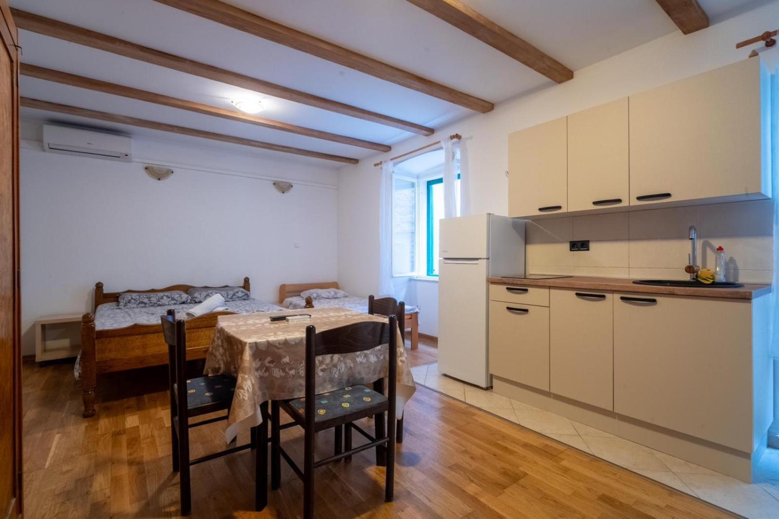 Apartments Loriana 시베니크 외부 사진